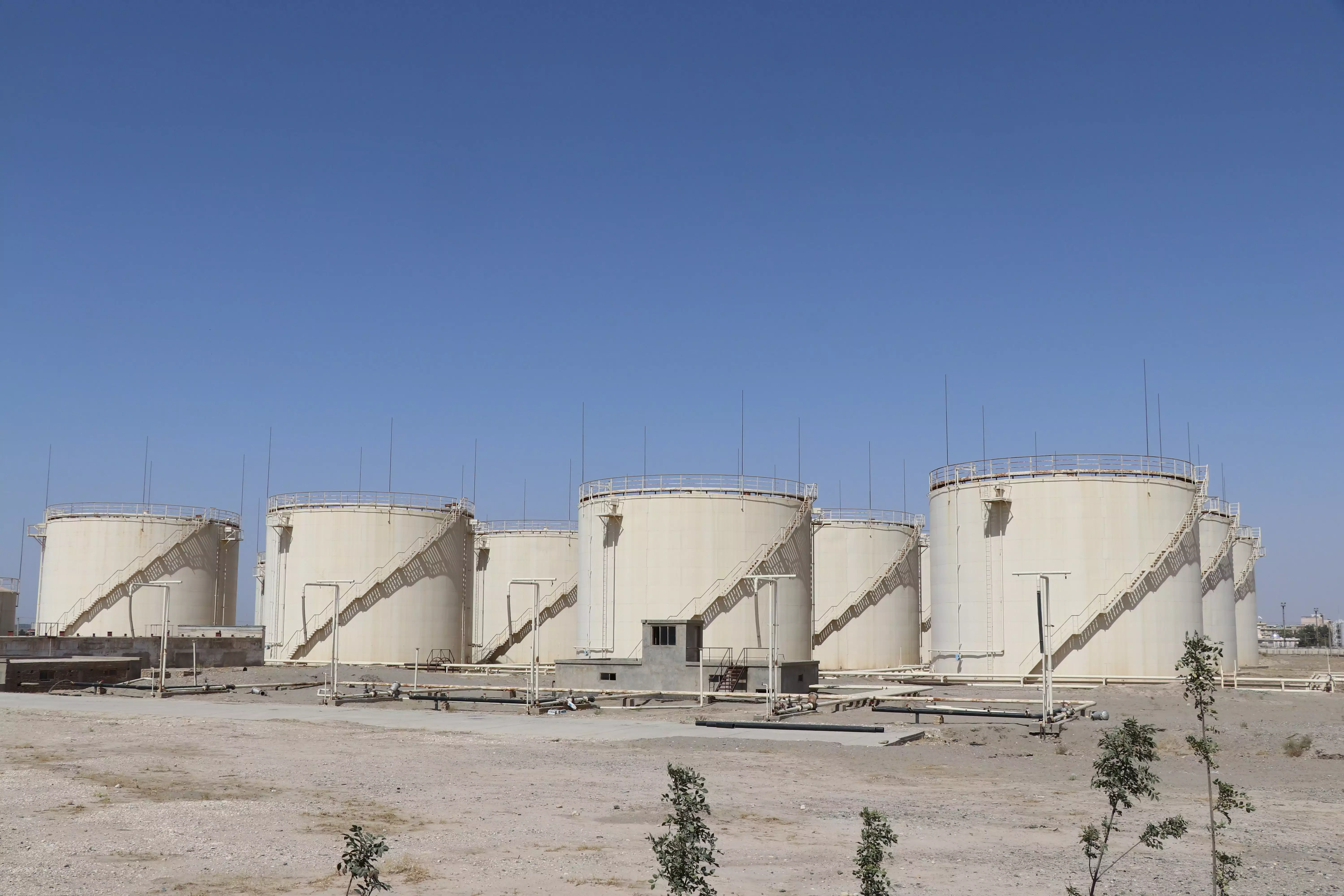 Afghanistan Oil and Gas Corporation signs diesel and petrol supply contract with International Islamic University of Afghanistan 